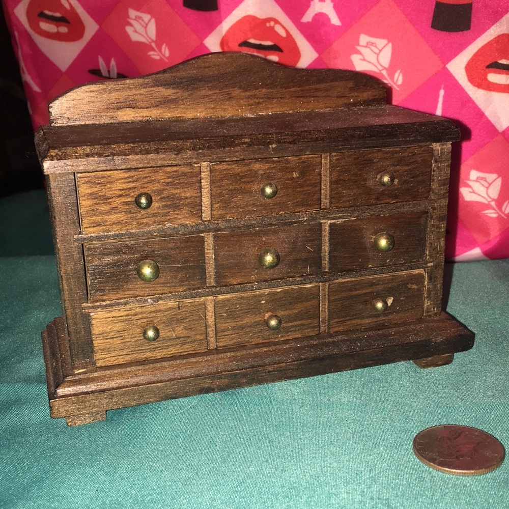 Dollhouse dresser #2